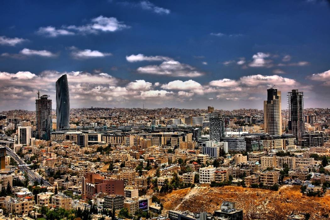 طقس بارد وتوقعات بهطول زخات مطرية