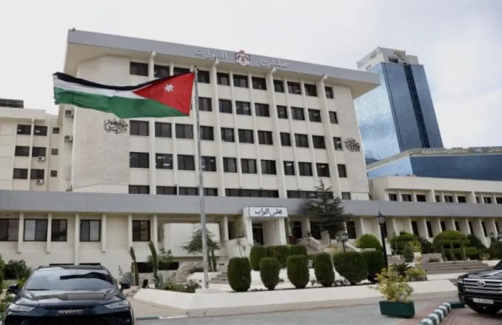 مذكرة نيابية تطالب الحكومة بتثبيت عمال المياومة