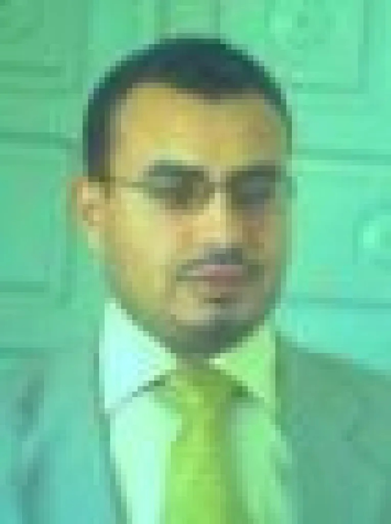 مما يدمي القلب تضحياتك يا أبي منسية