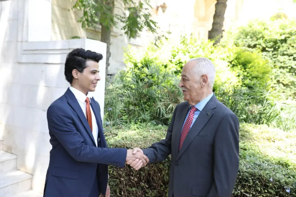 الدكتور الصيدلاني عدنان فرج سلامه الاحيوات في الديوان الملكي الهاشمي العامر