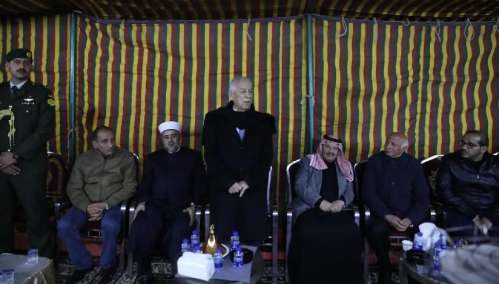 العيسوي ينقل تعازي الملك وولي العهد لعشائر الشوابكة والغويري والبلوش