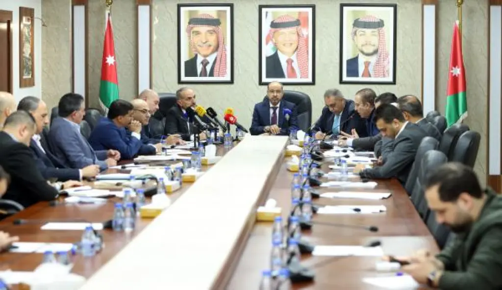 العودات: 2.2 مليون دينار موازنة الشؤون السياسية والبرلمانية