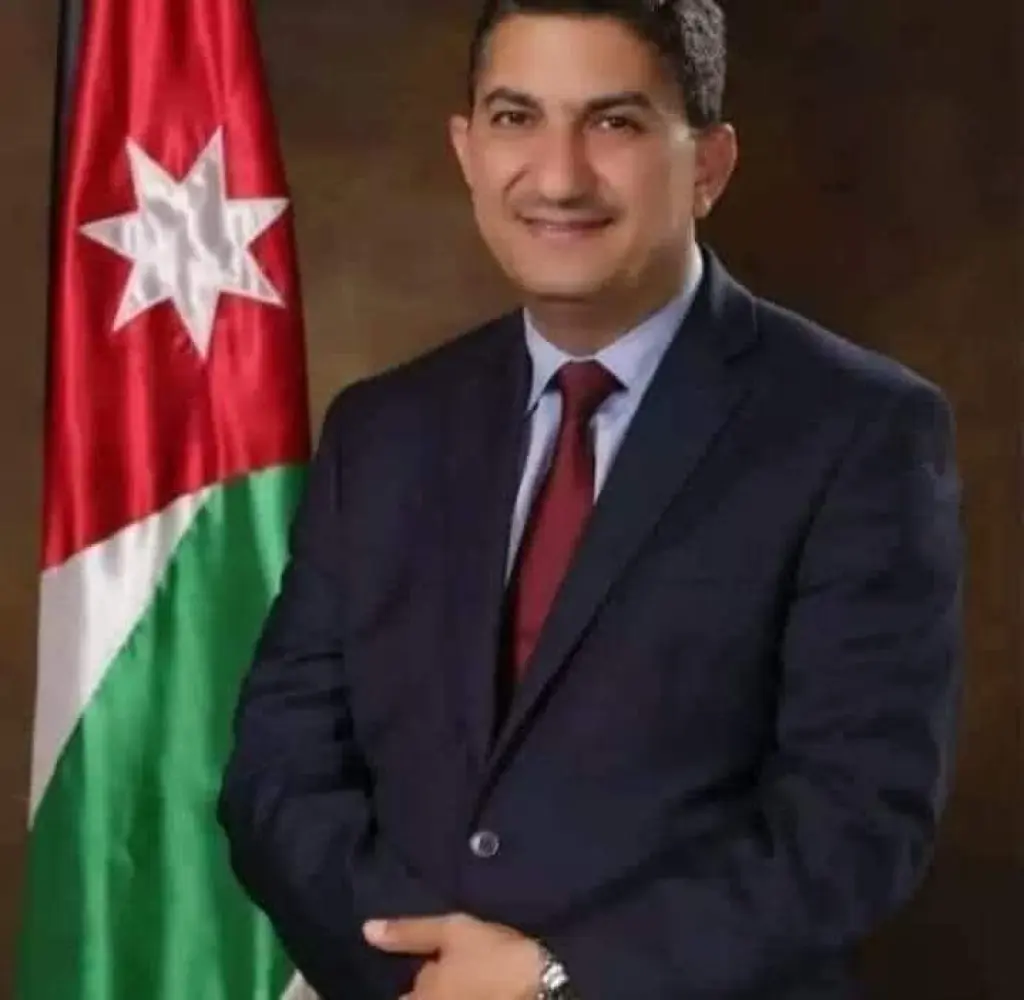 القلعة نيوز  تهنىء الدكتور أسامة الهاشم  متصرف القويسمه بمناسبة الترقيه بترفيعكم للدرجه الخاصه.