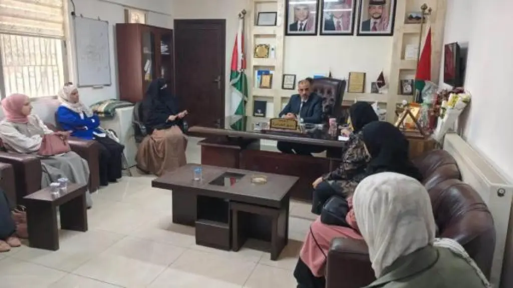 "المياه" تتابع تنفيذ مشروع لتأهيل مرافق مائية وتركيب خزانات منزلية في الطفيلة
