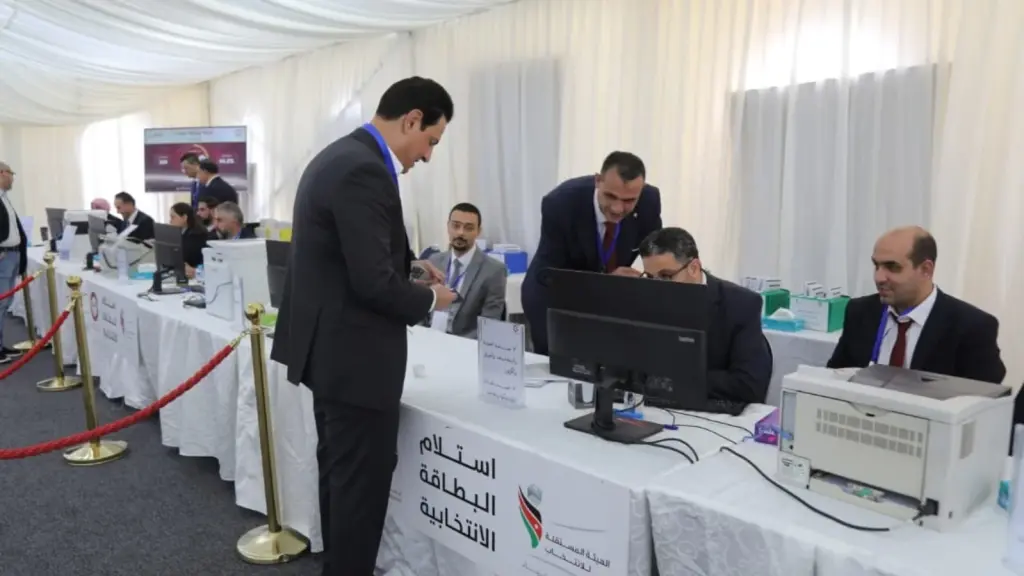 بدء الاقتراع في انتخابات صناعة عمان بعد إكتمال النصاب القانوني