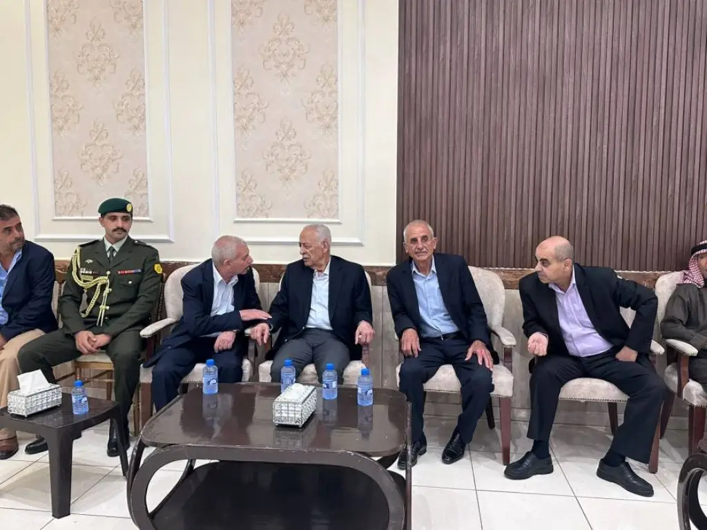 مندوباعن الملك وسمو ولي العهد: العيسوي يعزي عشيرتي الجبور / قبيلة  بني صخر /.. والعلاوين / قبيلة عباد / ( صور)