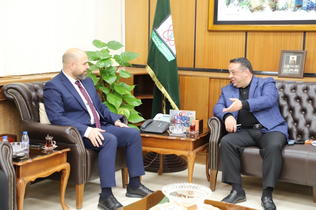 بحث سبل التعاون بين اليرموك والبريد الأردني
