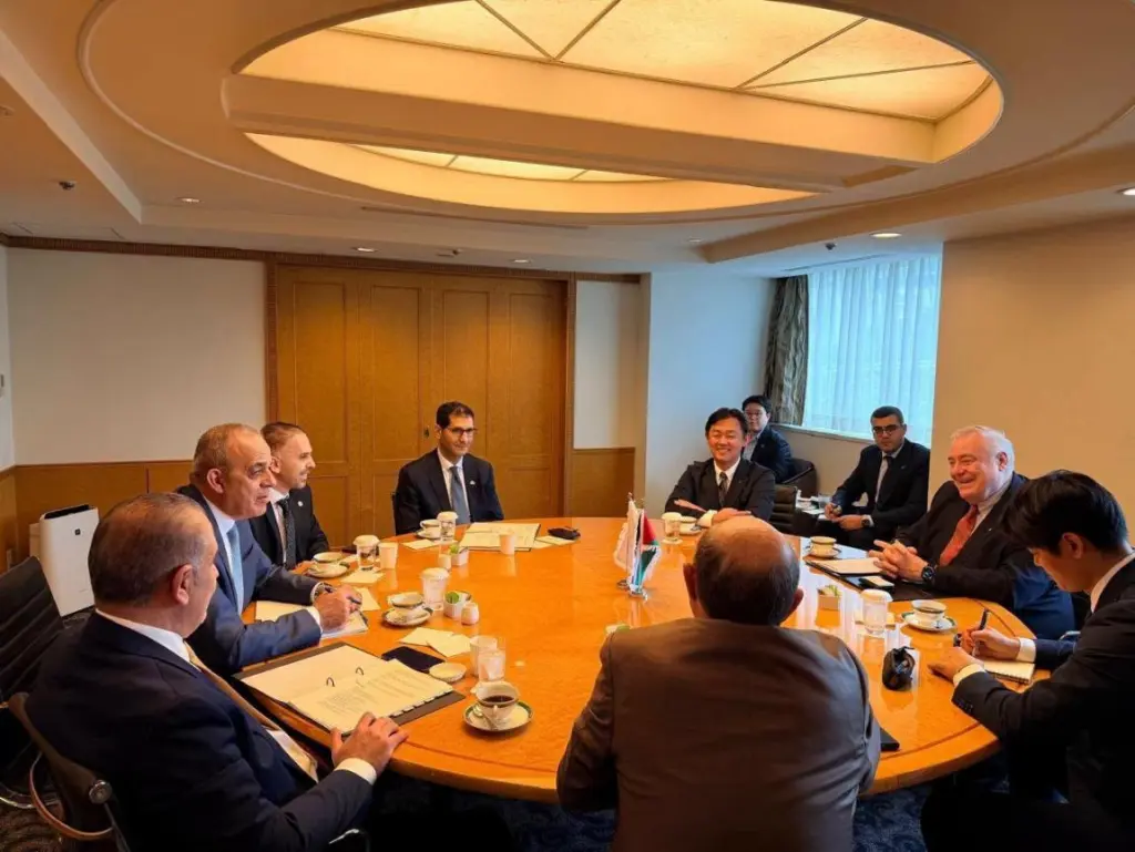 الأردن واليابان يبحثان خيارات الربط الجوي بين البلدين