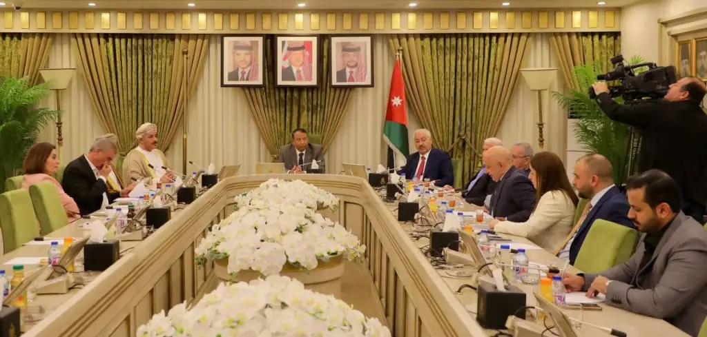 الأخوة الأردنية العُمانية في الأعيان تبحث مع والسفير العُماني تعزيز التعاون الثنائي