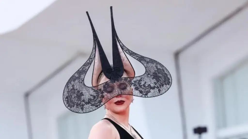 ليدي غاغا تضيف لمسة سحرية إلى فيلم «The Devil Wears Prada»