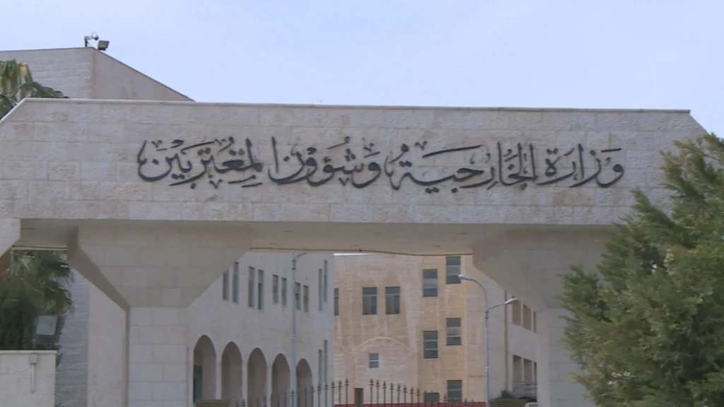 السفارة الأردنية تتوجه إلى نويبع لتأمين نقل جثامين أردنيين توفوا في حادث حافلة