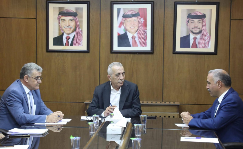 الرواشدة يلتقي رئيس وأعضاء منتدى عجلون الثقافي