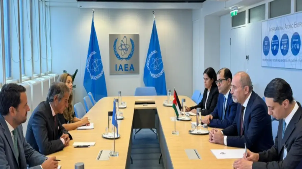 الصفدي يجري سلسلة مباحثات مع مسؤولين خلال زيارته إلى فيينا