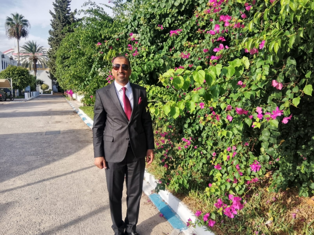 عائلة العقيل  تهنىء ابنهم البار عماد عقيل عبد الحافظ العقيل بأجمل التهاني  بحصوله على شهادة الدكتوراة