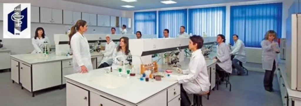 صيدلة عمان الأهلية تحجز مقعدها ضمن أفضل 10 مشاريع بمسابقة انطلق على مستوى الأردن