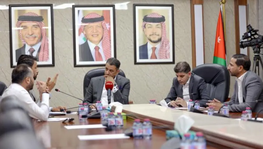 الاقتصاد النيابية تبحث قضية رسوم المواقف على موظفي مجمع الأعمال