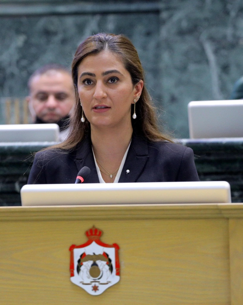 النائب دينا البشير تطالب الحكومة بفتح منصة التأشيرات للفلسطينيين - تفاصيل
