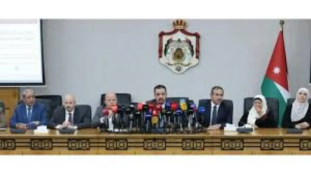 العمل النيابية تناقش الحكومة في مشروع قانون الضمان
