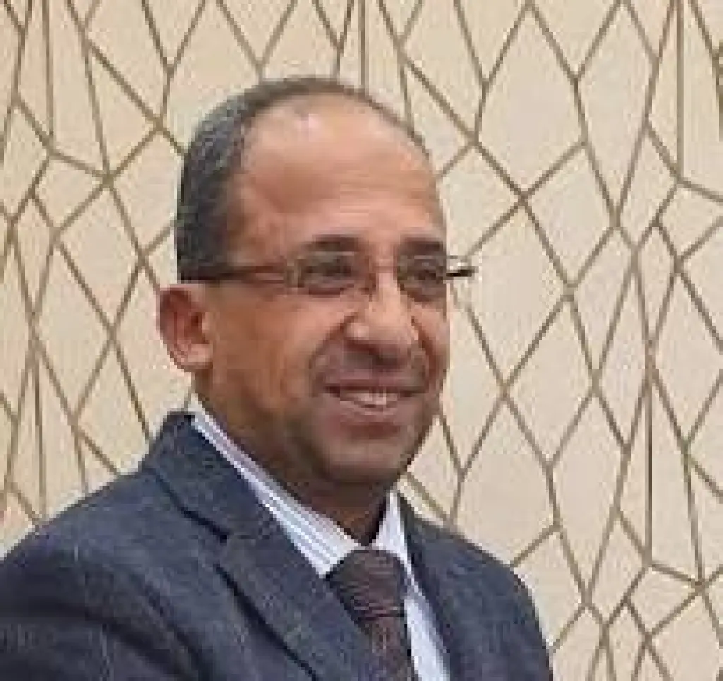 الرجال يُعرفون بالحق...