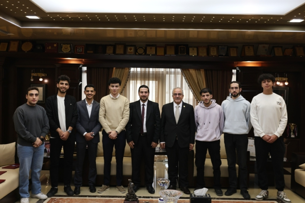 رئيس عمان الأهلية يكرّم فريق الجامعة الفائز بالمركز الثاني محلياً بمسابقة IEEE للأمن السيبراني والأول في فئة الويب المتقدّم