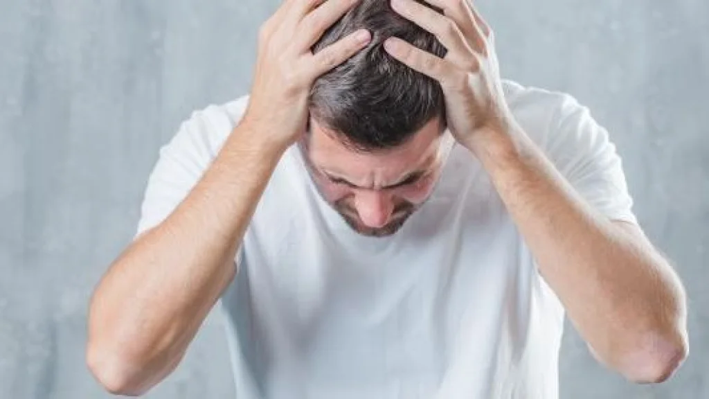 لماذا نشعر بالحزن والإرهاق في الشتاء؟ علامات لا يجب تجاهلها