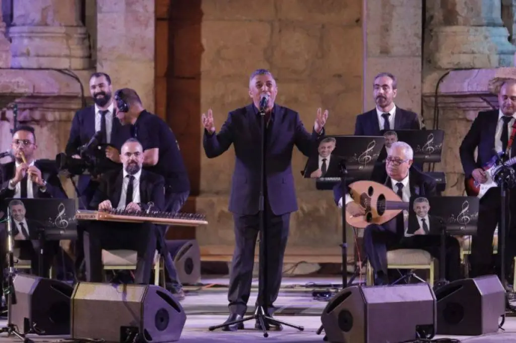 حشد جماهيري يتوج عمر العبداللات نجماً لمهرجان جرش