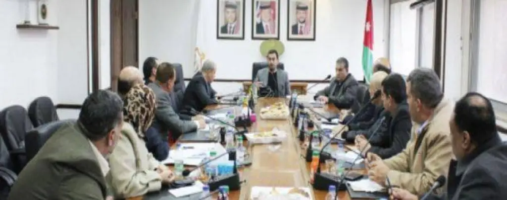 الحموري يوجّه مديريات الصناعة والتجارة للتواصل المستمر مع القطاعات الاقتصادية في المحافظات
