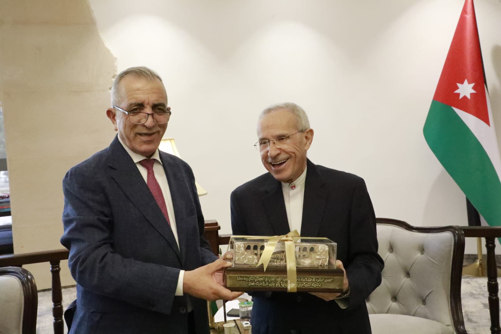 وزير الثقافة يلتقي العلامة الدكتور كامل العجلوني