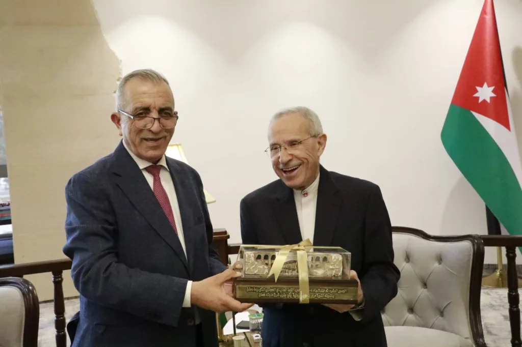 وزير الثقافة يلتقي العلامة الدكتور كامل العجلوني