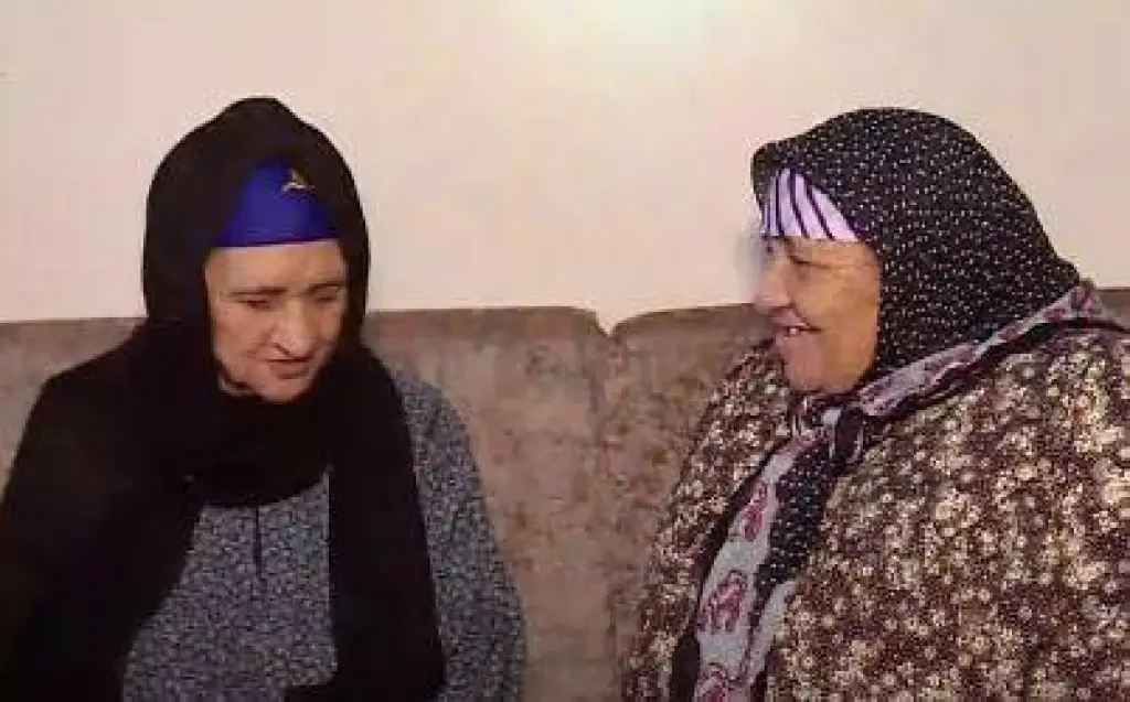 الحظ يبتسم لمصريتين بعد معاناة - فيديو