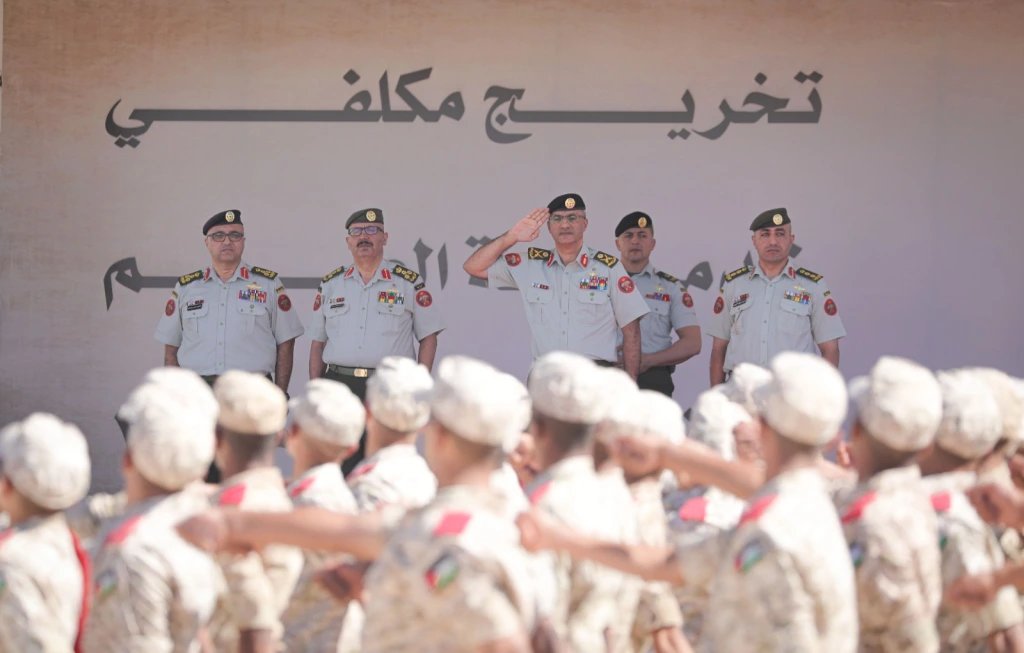 الحراسيس يرعى تخريج الدفعة الثانية من مكلفي خدمة العلم ( صور )