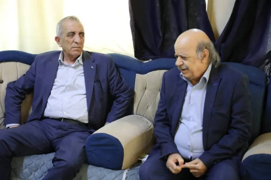 الرواشدة يزور الشاعر والإعلامي هشام عودة