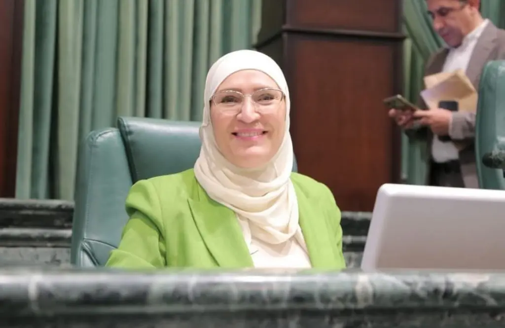 الجراح تسأل الحكومة عن تعيين العمالة غير الأردنية في لجان رعاية المساجد