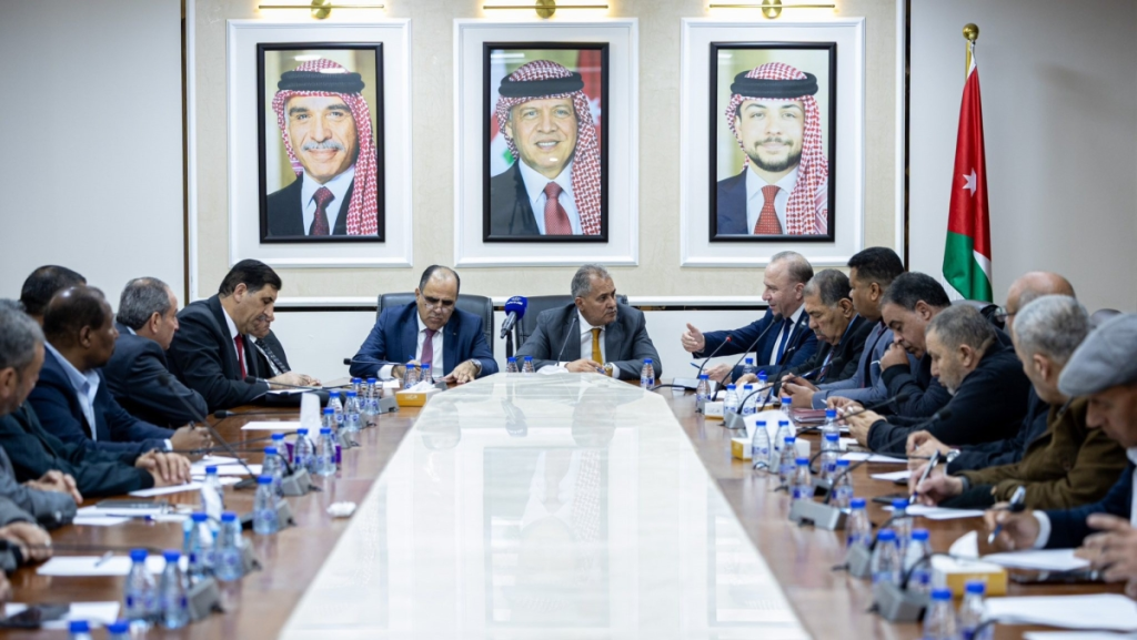 مبادرة النيابية تبحثتطوير الخدمات في المخيمات