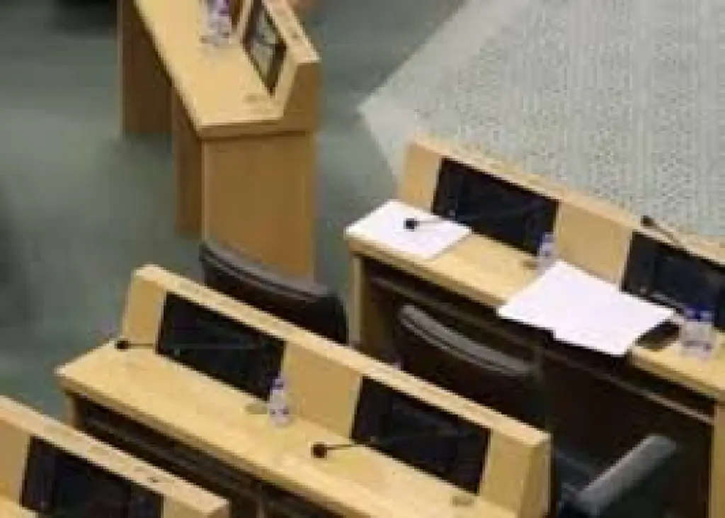 مذكرة نيابية تطالب بإعفاء المزارعين من فوائد القروض