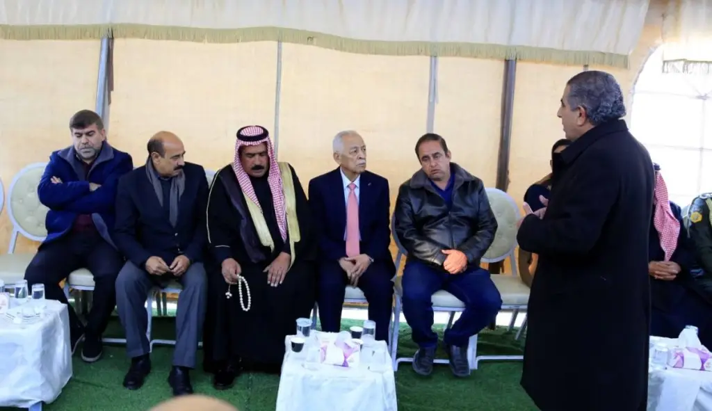 مندوبا عن جلالة الملك وسمو ولي العهد.. العيسوي يعزي عشيرة الشراب/عباد/ ( صور)