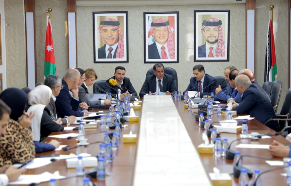 الإدارية النيابية تناقشآليات التعيين من مخزون هيئة الخدمة والإدارة العامة