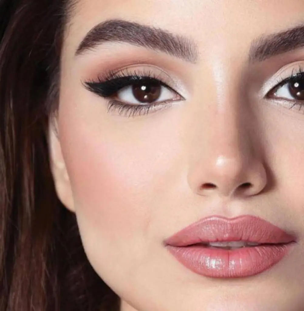 نصائح مكياج للبشرة البيضاء والفاتحة‎
