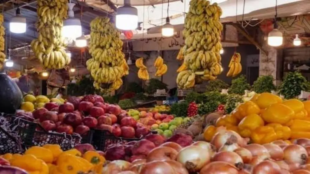 أسعار الخضار والفواكه في السوق المركزي الثلاثاء