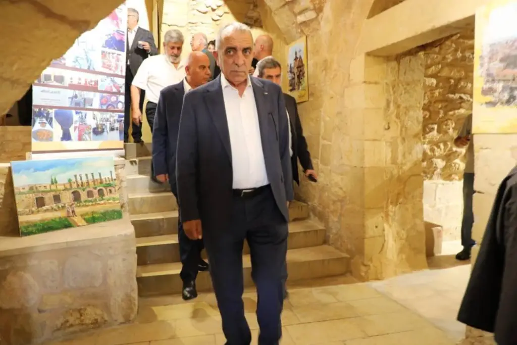 الرواشدة يكرم مبادرة تراثنا ذهبنا لجهودها في ترميم  ٢٥ بيتا تراثيا أنشئت قبل مئة عام