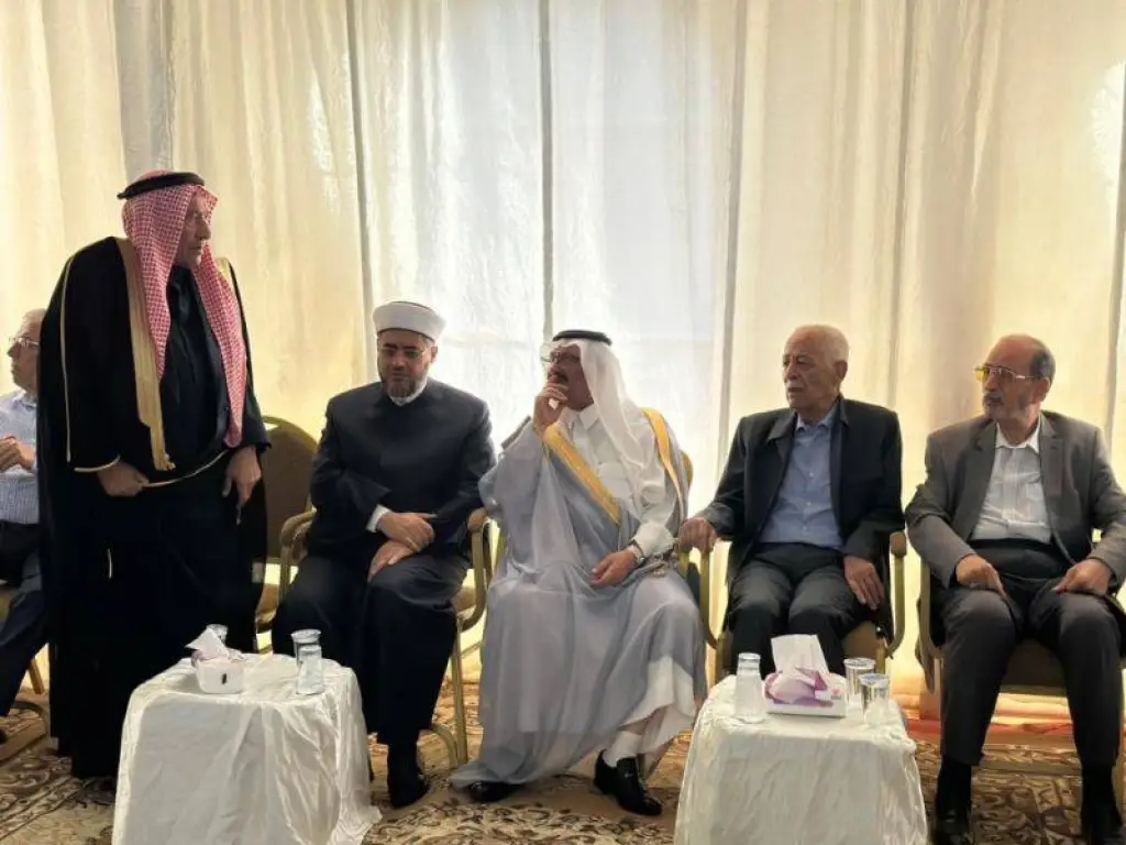 مندوبا عن الملك وولي العهد :  العيسوي يعزي  آل البطيخي وقبيلة بني حسن / العموش / وعشيرة  الحياري