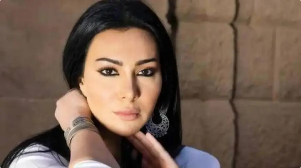 الفنانة المصرية ميرهان حسين تتعرض للسرقة .. وهذه التفاصيل