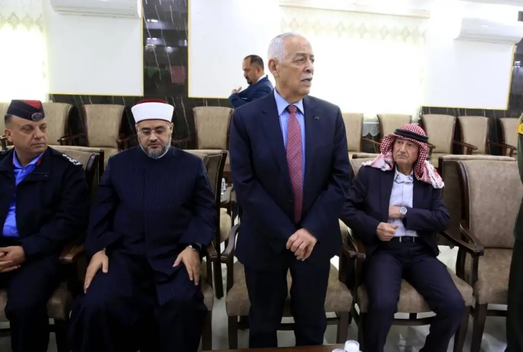 مندوبا عن الملك وولي العهد.. العيسوي يعزي الزعبي وأبو زيد ويانس