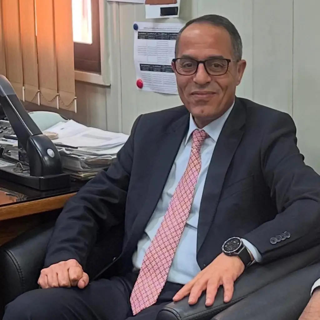 الزميلة هيفاء السرحان تتقدم بالتهنئة لعطوفة الدكتور مناور ابو الغنم بمناسبة الترفيع