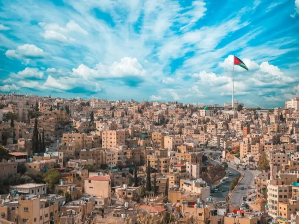 الارصاد: الخريف في الأردن متقلب وشهد ثلوجا و37 موجة حر بسنوات سابقة