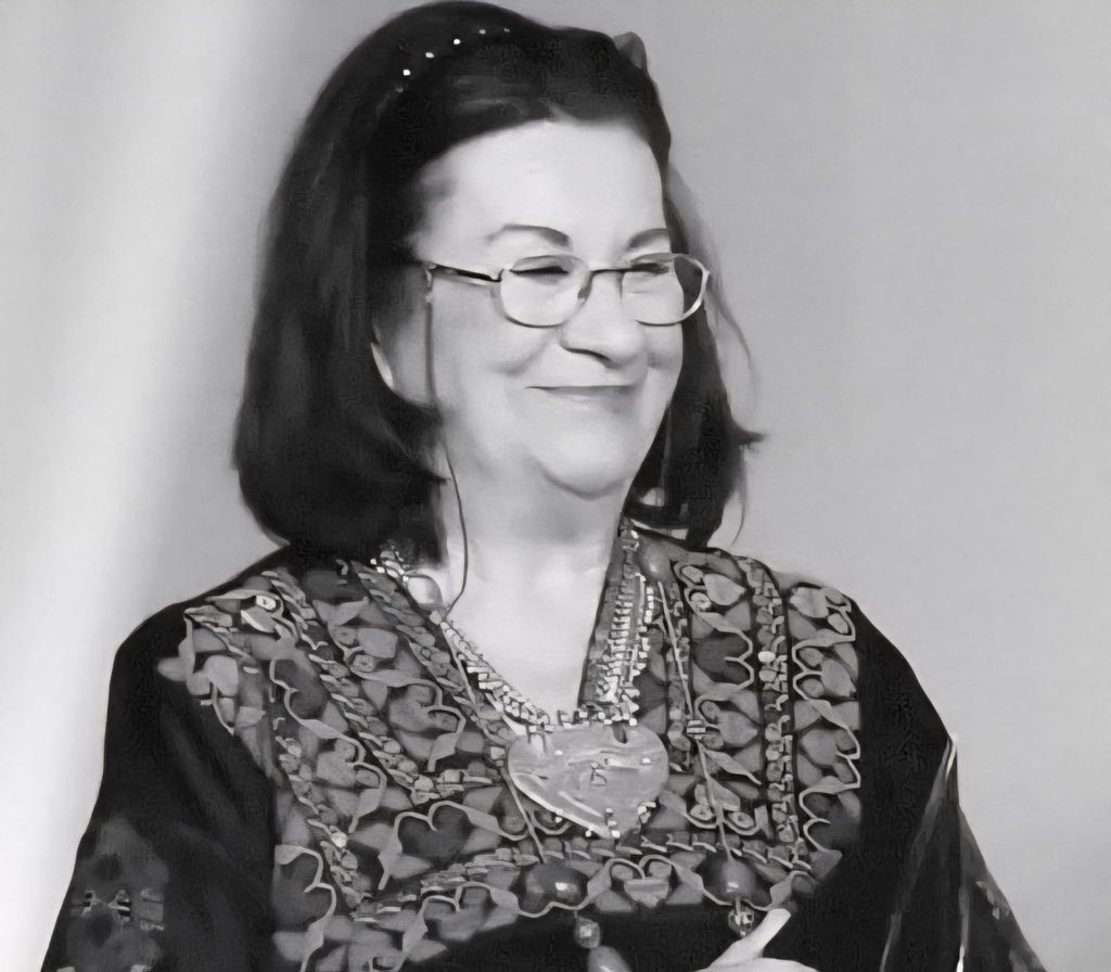 وزير الثقافة ينعى الفنانة التشكيلية سامية الزرو