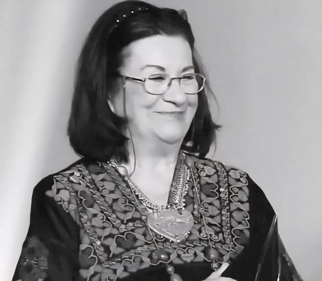 وزير الثقافة ينعى الفنانة التشكيلية سامية الزرو