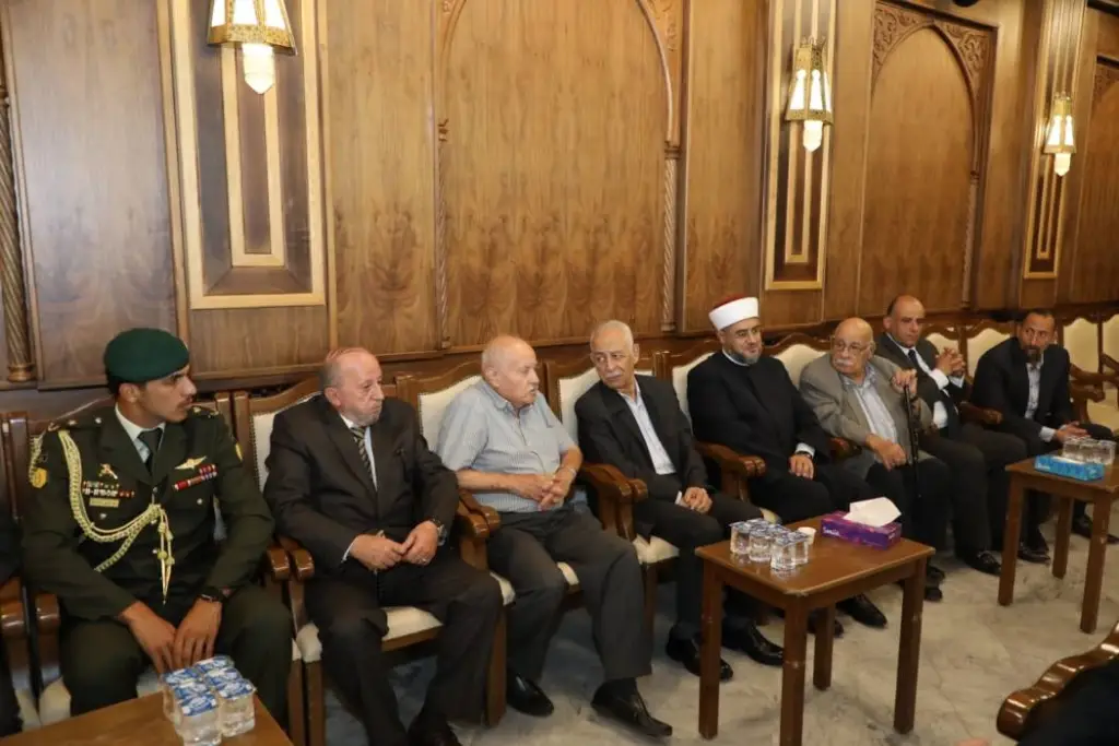 مندوبا عن الملك وولي العهد...العيسوي يعزي الخصاونة/آل الناصر