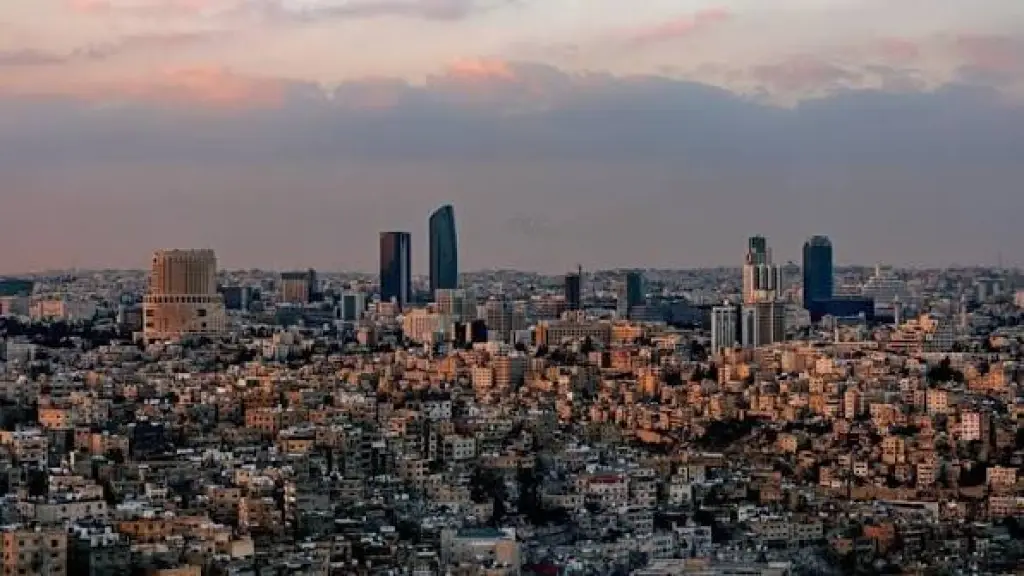 انخفاض الحرارة 5 درجات اليوم وفرصة لزخات خفيفة شمالاً