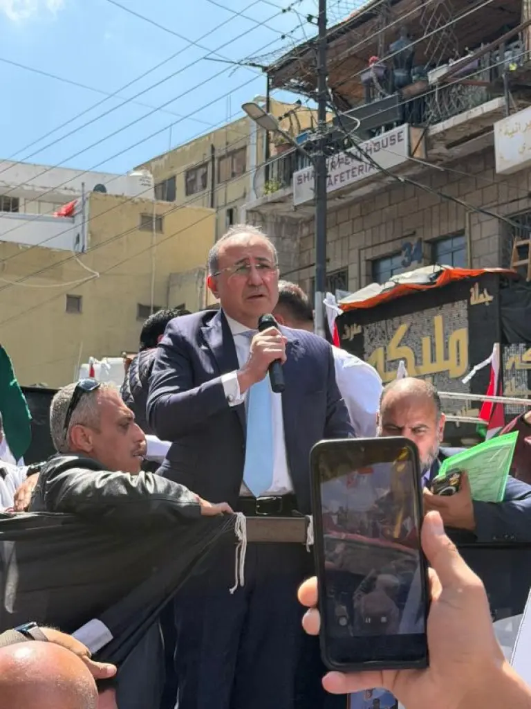 نفاع ونواب وقيادات واعضاء حزب عزم في المسيرة الوطنية